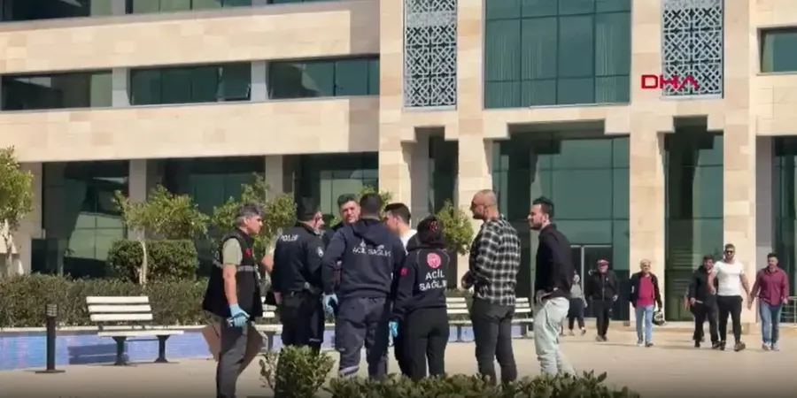 Antalya'da Kepez Kaymakamlığı binasında silah sesleri - 1