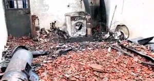 Küle dönen evin enkazında ceset bulundu