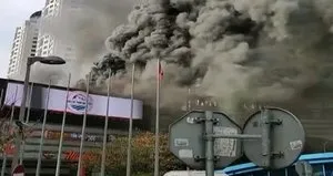 İstanbul’da  AVM yangını