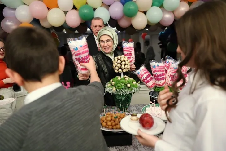 Başkan Erdoğan 23 Nisan Ulusal Egemenlik ve Çocuk Bayramı'nda çocuklarla iftarda buluştu