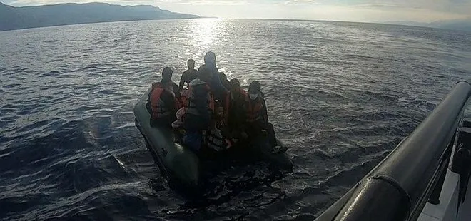 Son dakika: Türk kara sularına itilen 17 düzensiz göçmen kurtarıldı!