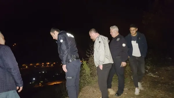 artvinde-ayi-panigi-o-anlar-kamerada-1668150922033.jpg Artvin’de ayı paniği! O anlar kamerada - 5