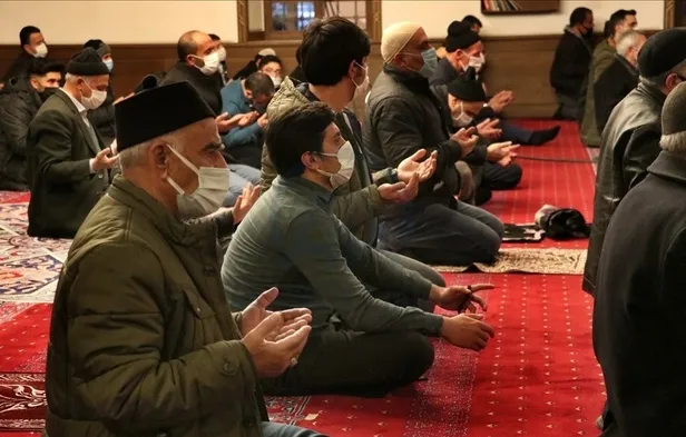 mirac-gecesi-ne-zaman-hangi-gun-diyanet-2022-mirac-kandili-ayin-kacinda-idrak-edilecek-1645423198798.jpg Miraç gecesi ne zaman, hangi gün? Diyanet 2022 Miraç Kandili ayın kaçında idrak edilecek? - 1