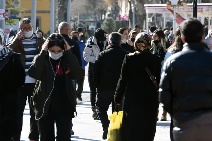 Yüksek risk grubu olan illere giriş- çıkış 'HES' koduyla yapılsın - 3