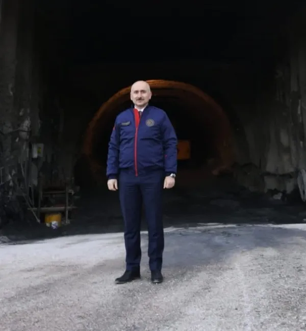 Bakan Karaismailoğlu Kastamonu-İnebolu yolu çalışmalarını inceledi