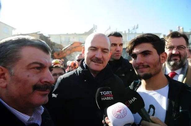 İçişleri Bakanı Soylu, Suriyeli Mahmud'a sarılarak teşekkür etti