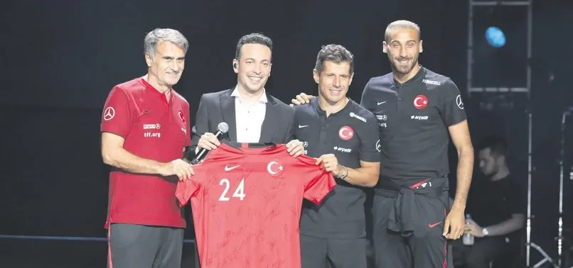 A Milli futbol takımı Oğuzhan Koç konserinde merol depoladı