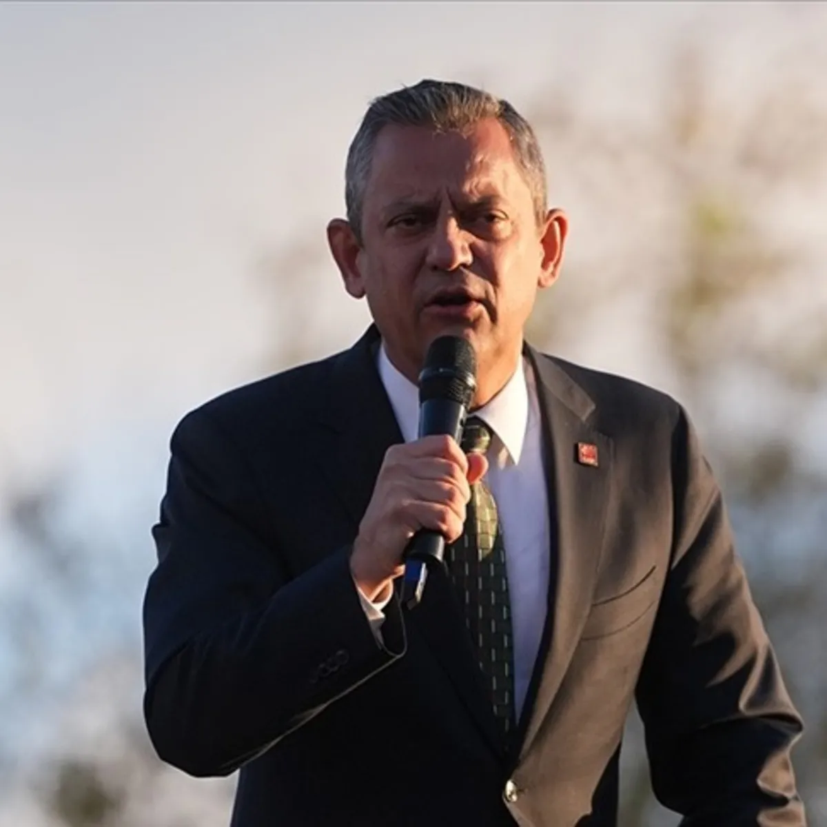 CHP’de ahlak çöküşü! Arşivdeki belge Özgür Özel’i susturdu