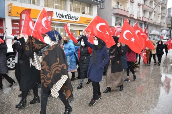 Son dakika: Şırnak'ta terör mağduru aileler HDP İl Başkanlığı önünde eylem yaptı - 2