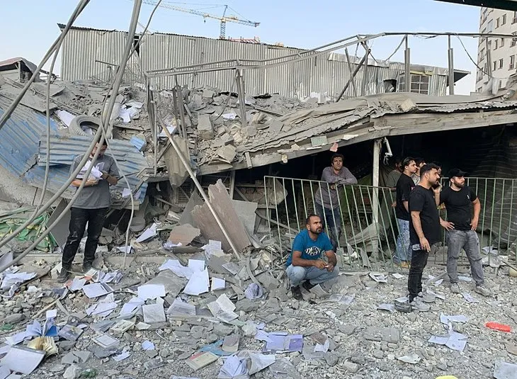 İsrail İran’ı vurdu! Saldırının izleri gün ağarınca ortaya çıktı