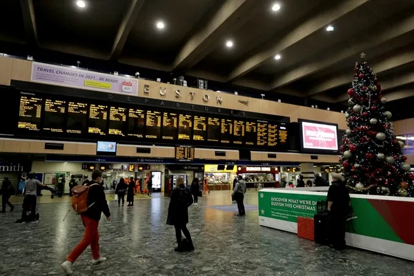 İtalya Başbakanı Giuseppe Conte duyurdu! Noel ve yılbaşı döneminde sıkı Kovid-19 tedbiri