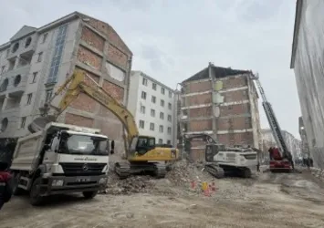 Çorum'da doğal gaz patlamasında hasar görmüştü: O binanın yıkımı tamamlandı