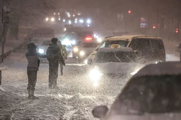 son-dakika-istanbulda-kar-yagisi-kaynakli-trafik-kazalari-1647113447768.jpg Son dakika: İstanbul'da kar yağışı kaynaklı trafik kazaları - 1