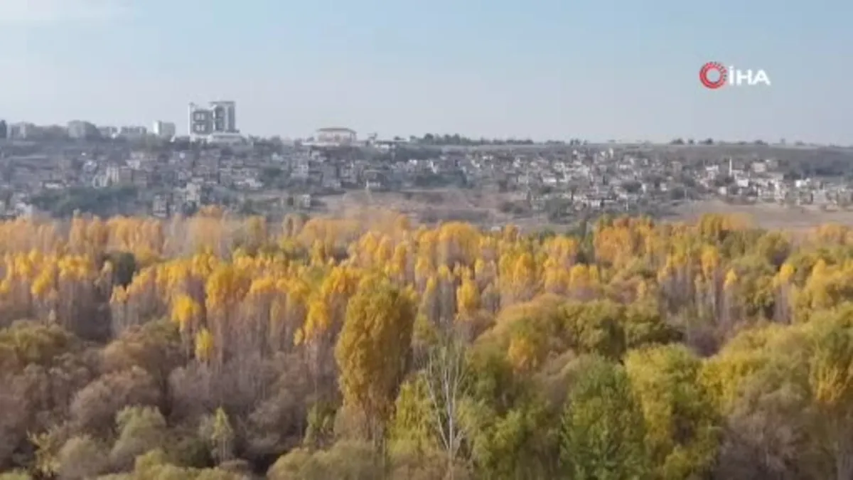 Diyarbakır'da 8 bin yıllık Hevsel Bahçeleri'nde renk cümbüşü dron ile görüntülendi