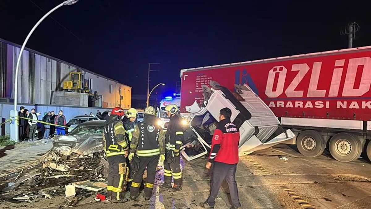 Kocaeli'de feci kaza! Otomobil ile TIR çarpıştı: Çok sayıda yaralı var