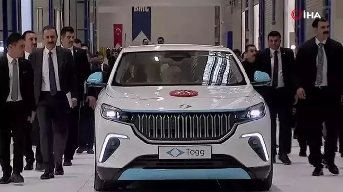 Başkan Erdoğan özel üretim TOGG aracında