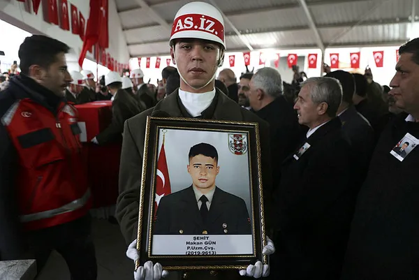 Başkan Erdoğan Gaziantepli şehit Hakan Gün’ün babasıyla telefonda görüştü: Şehitlerimizin kanı yerde kalmıyor