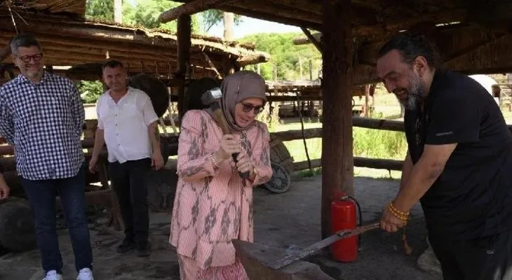 Malezya Kraliçesi Tunku Azizah Kuruluş Osman dizisinin setini ziyaret etti