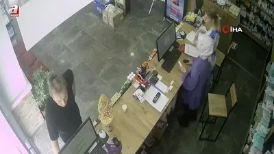 Deprem anı kamerada! Böyle kaçtılar