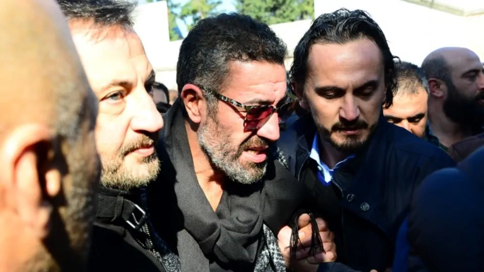 Hakan Altun cenazede fenalaştı