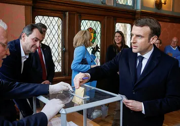Son dakika: Fransa'da yerel seçimlerin ilk turunun kaybedeni Emanuel Macron'un partisi oldu