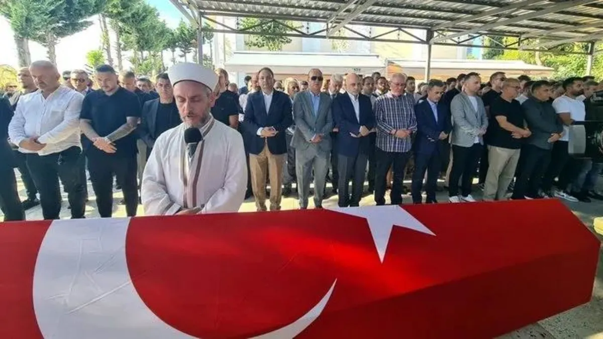 Siyasetçi İbrahim Halil Ural törenle son yolculuğuna uğurlandı