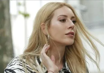 Sinem Kobal ilk kez anlattı! Bakın oyunculuğa nasıl başlamış