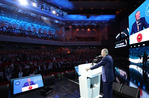 Başkan Erdoğan TÜGVA Gençlik Buluşmasında önemli açıklamalarda bulundu: İsrail yönetimi hırsız ve katildir!