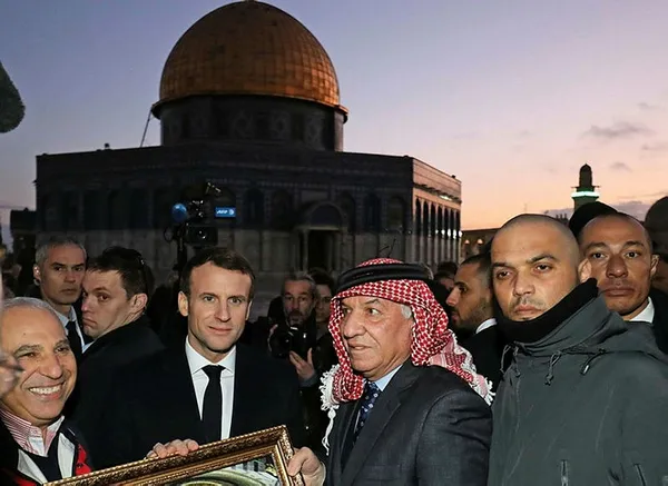 Fransa Cumhurbaşkanı Macron, Filistin Devlet Başkanı Abbas ile görüştü - 3