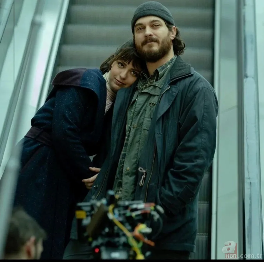 Eşref Rüya'nın yıldızı Çağatay Ulusoy'un sevgilisinden sürpriz paylaşım 3