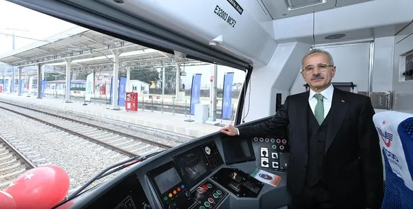 Ulaştırma Bakanı Uraloğlu dev ulaşım projelerini açıkladı: Ankara-İstanbul arası 80 dakikaya inecek
