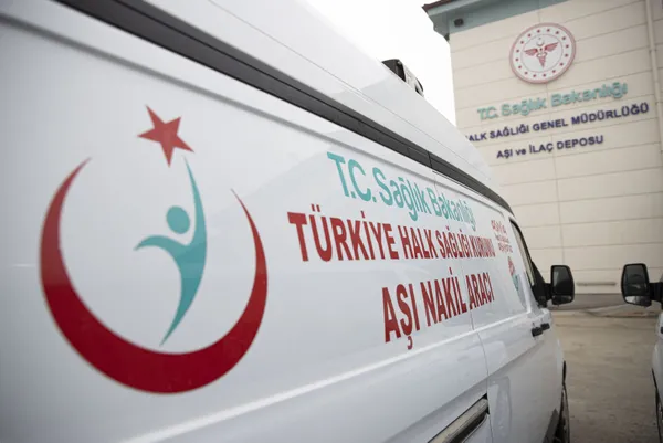 Son dakika: Türkiye’deki koronavirüs aşılarında flaş gelişme! CoronaVac aşılarının sevkiyat TIR’ları böyle görüntülendi