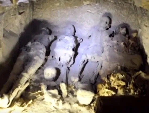 Mısır’’da 4 bin yıllık firavun mezarı bulundu