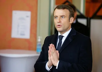Macron ulusa seslenişte halkı fırçaladı
