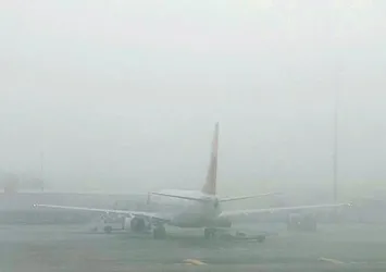 İstanbul'da uçuşlara sis engeli!