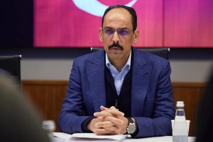 cumhurbaskanligi-sozcusu-kalin-kievde-ukrayna-devlet-baskani-vladimir-zelenskiy-ile-gorustu-1651357799494.jpg Cumhurbaşkanlığı Sözcüsü Kalın, Kiev'de Ukrayna Devlet Başkanı Vladimir Zelenskiy ile görüştü - 1