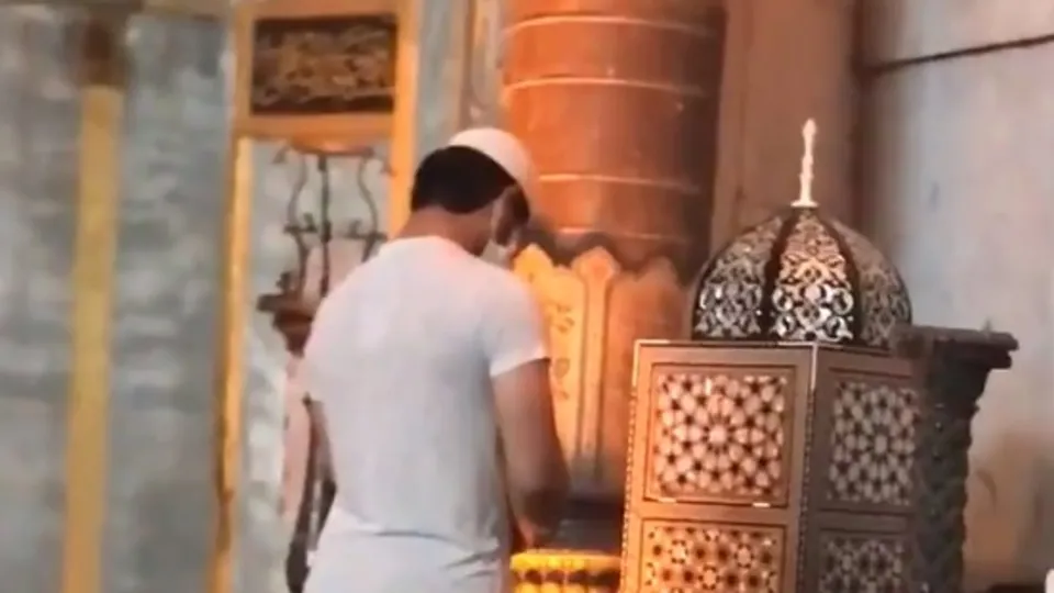 Ayasofya Camii’nde duygulandıran görüntü