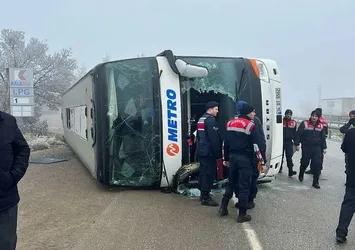 Ankara'da otobüs devrildi: 8 yaralı