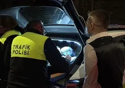 Kayseri'de aracıyla yolun ortasına çıktı: Ekiplere teşekkür edip zorluk çıkardı