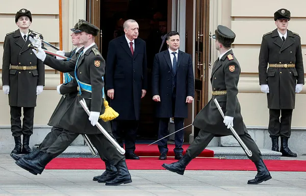 Son dakika: Başkan Erdoğan, Vladimir Zelenskiy tarafından resmi törenle karşılandı - 2