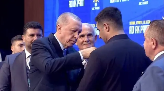 AK Parti’de 23. yıl coşkusu! Başkan Recep Tayyip Erdoğan’dan teşkilatlara uyarı: Yorulan varsa kenarda soluklansın