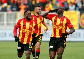 Demba Ba, Çin'e transfer oluyor