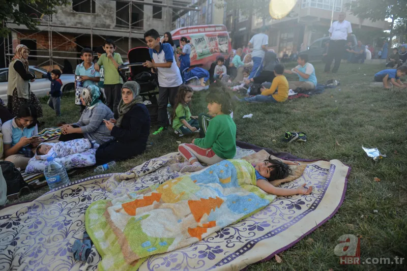 Deprem nedeniyle İstanbullular parklara akın etti 13