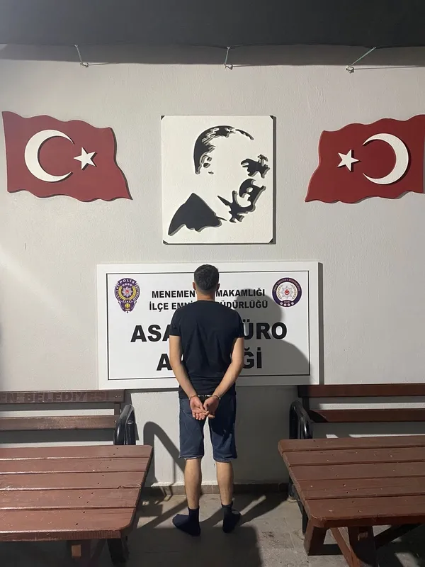 izmirde-dehsete-dusuren-olum-husumetlisini-pastane-onunde-vurdu-1655977166192.jpg İzmir’de dehşete düşüren ölüm! Husumetlisini pastane önünde vurdu - 1
