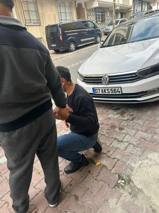 Park yeri tartışması kanlı bitti! Boynuna tornavida saplandı - 1