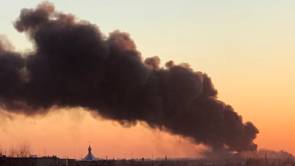 Kiev ve Lviv'e füze yağmuru! Rusya uçak tamir tesisini vurdu