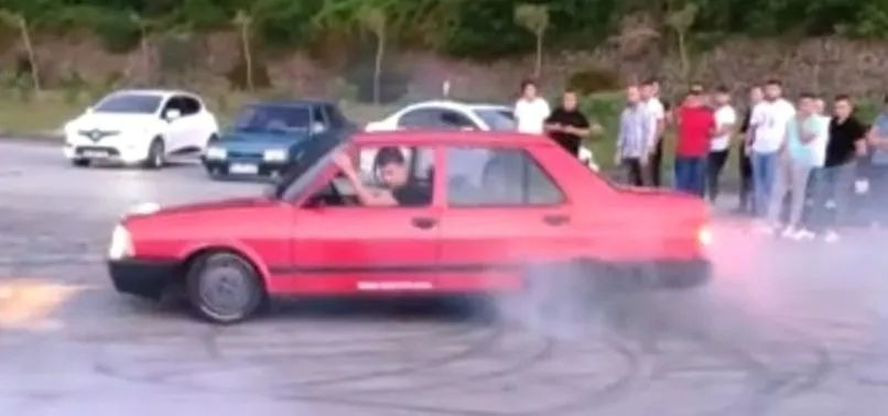 Hem sosyal mesafeyi unuttu hem de drift yaptı! O sürücüye ağır ceza!
