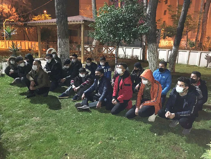 Son dakika: Göçmen tacirlerine MİT-polis operasyonu: 7 kişiden 5’i tutuklandı