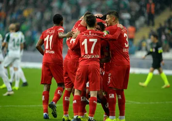 Antalyaspor Bursa'da Timsah'ı devirdi