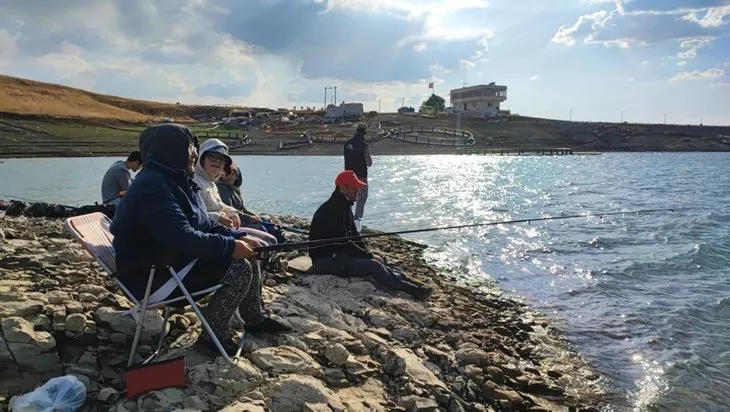 Denize sınırı olmayan Sivas’ta amatör balıkçılar baraja koştu